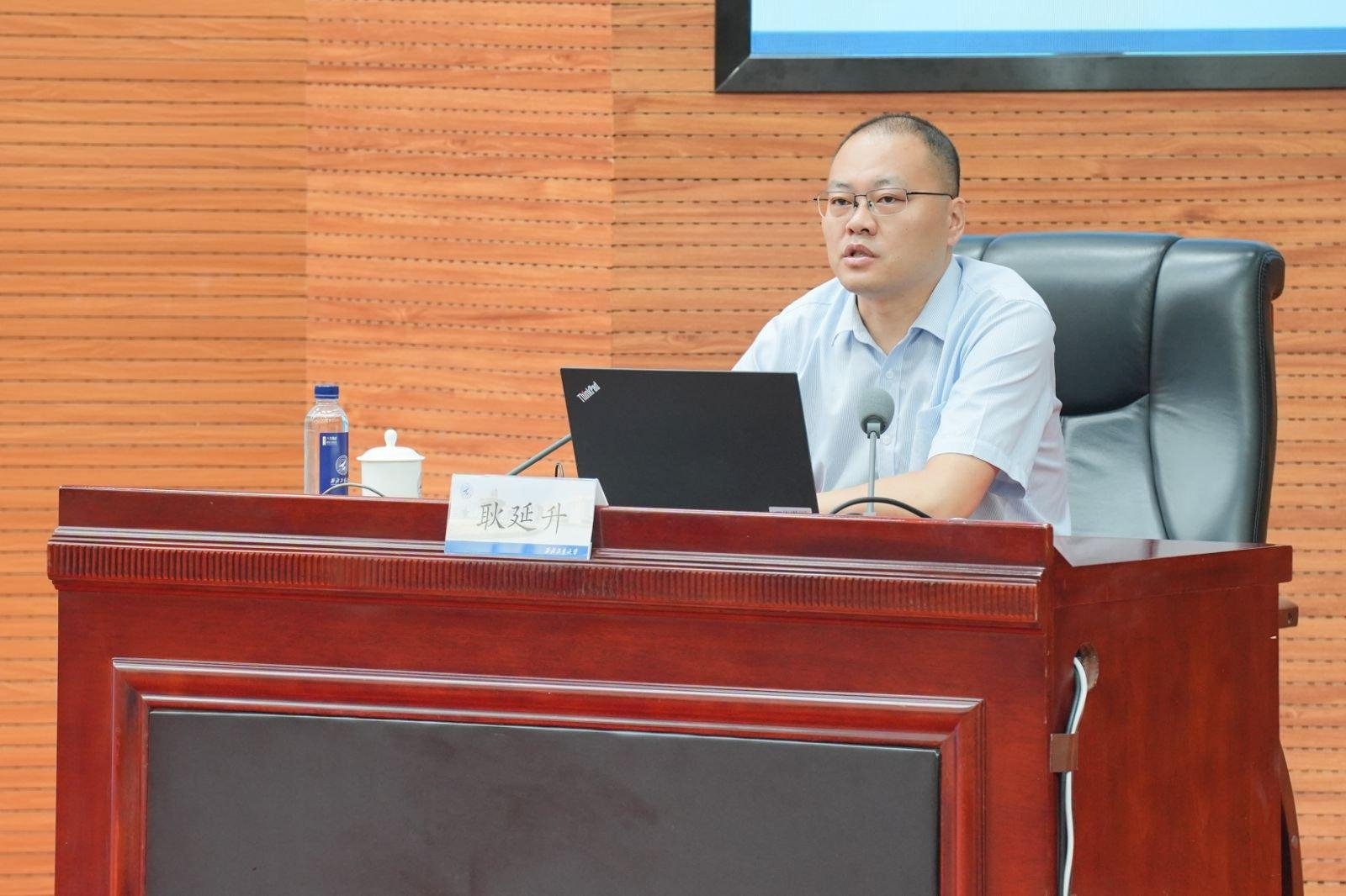 图片5-耿延升.jpg 继续了解学校组织开展2026年新进教